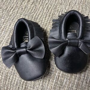 Charming Black Moccasins with Bow for Kids